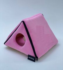 KEDİ KÖPEK ÜÇGEN OYUN ALANI